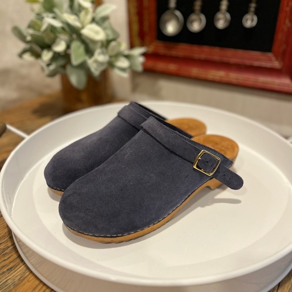 💙 APROPO NAVY SUEDE CLOGS – SIZE 41 – WOODEN HEEL - Picture 1 of 10
